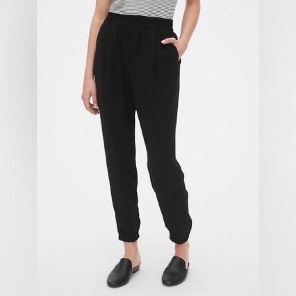 GAP Pants - GAP Drapey Joggers in Black - M
